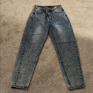 PrettyLittleThing Blue Acid Wash Jeans